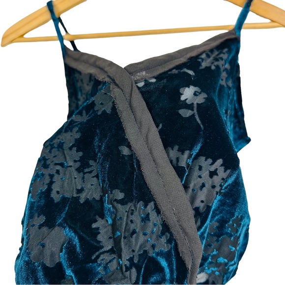 UO Kimchi Blue Velvet Floral Burnout V Neck Surplice Faux Wrap Cami Crop Top S - Picture 7 of 12
